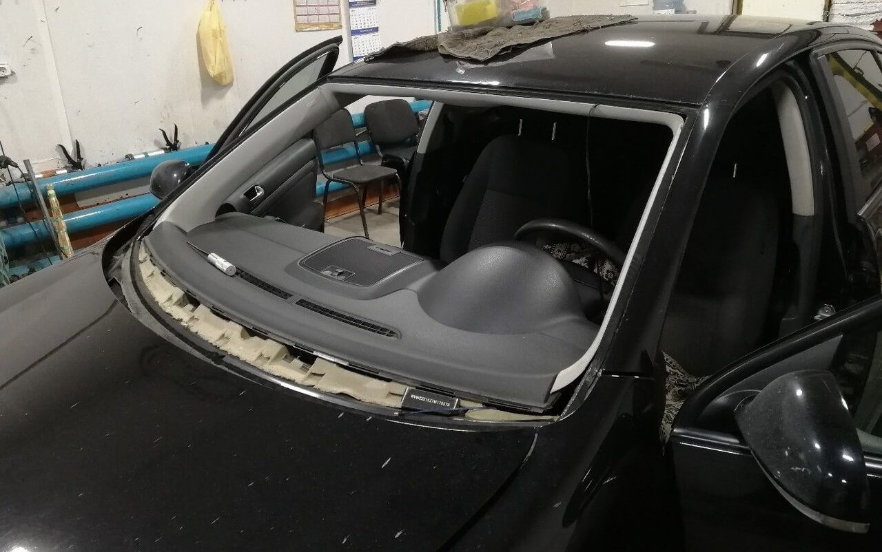 Замена лобового стекла на автомобилях Volkswagen